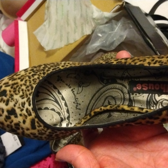 DOLLHOUSE SIZE 5.5 LEOPARD PRINT PUMP - Picture 14 of 17